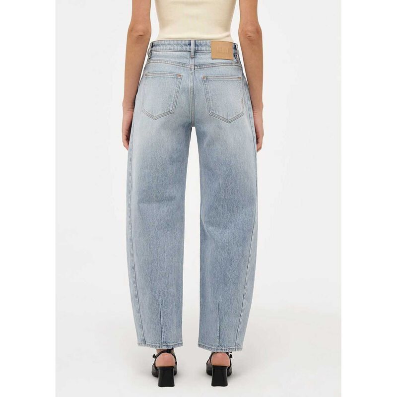 Neuw Amber Barrel Vogue Jeans image number 1